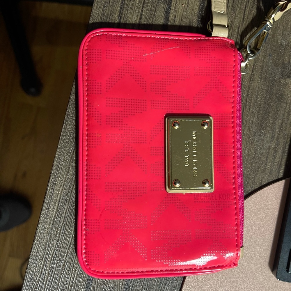 GREAT COIN BAG. SUPER CUTE & Only worn handful of times. 100% authentic - Picture 5 of 6